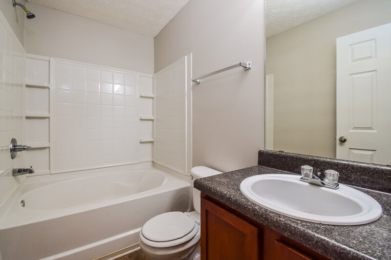 1,755/Mo, 2400 Piering Dr Lithonia, GA 30038 Main Bathroom View