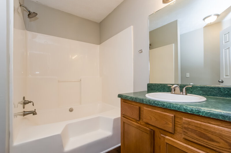 1,805/Mo, 187 Sherwood Forest Dr Douglasville, GA 30134 Master Bathroom View