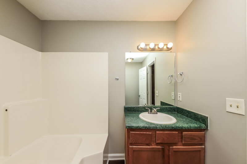 1,725/Mo, 187 Sherwood Forest Dr Douglasville, GA 30134 Main Bathroom View 2