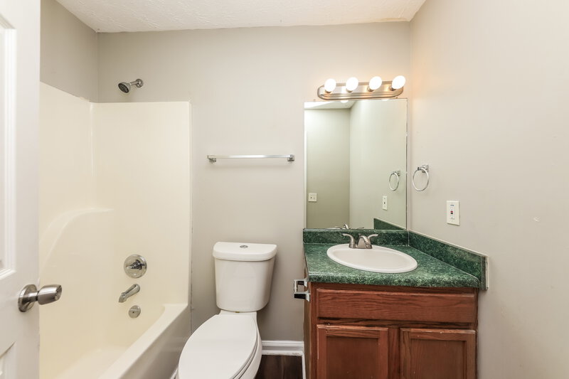 1,725/Mo, 187 Sherwood Forest Dr Douglasville, GA 30134 Bathroom View