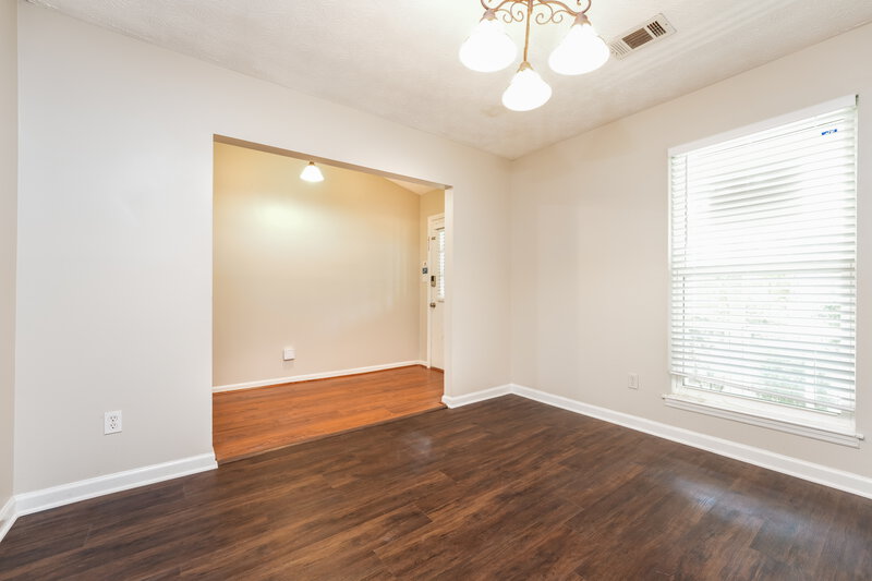 2,450/Mo, 462 Sherwood Cir Stone Mountain, GA 30087 Dining Room View