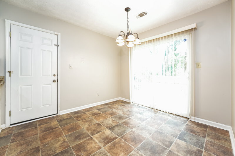 2,450/Mo, 462 Sherwood Cir Stone Mountain, GA 30087 Breakfast Nook View