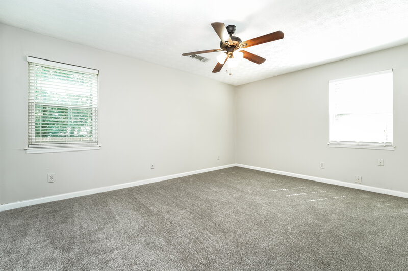 2,450/Mo, 462 Sherwood Cir Stone Mountain, GA 30087 Main Bedroom View
