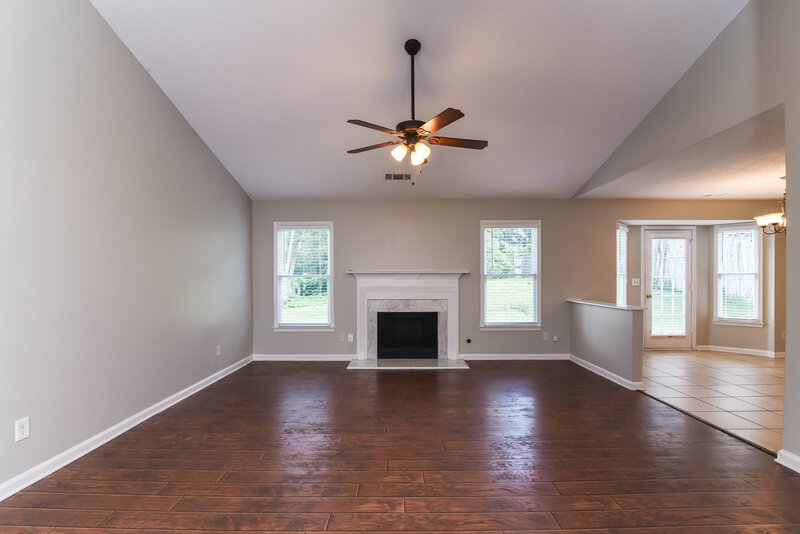 1,850/Mo, 4091 S Fork Dr Snellville, GA 30039 Living Roomlarge View 2