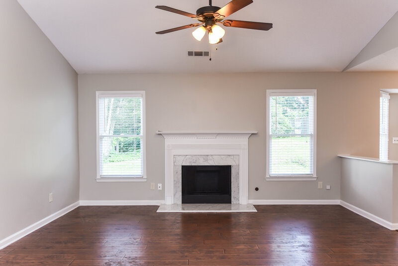 1,850/Mo, 4091 S Fork Dr Snellville, GA 30039 Living Roomlarge View 3