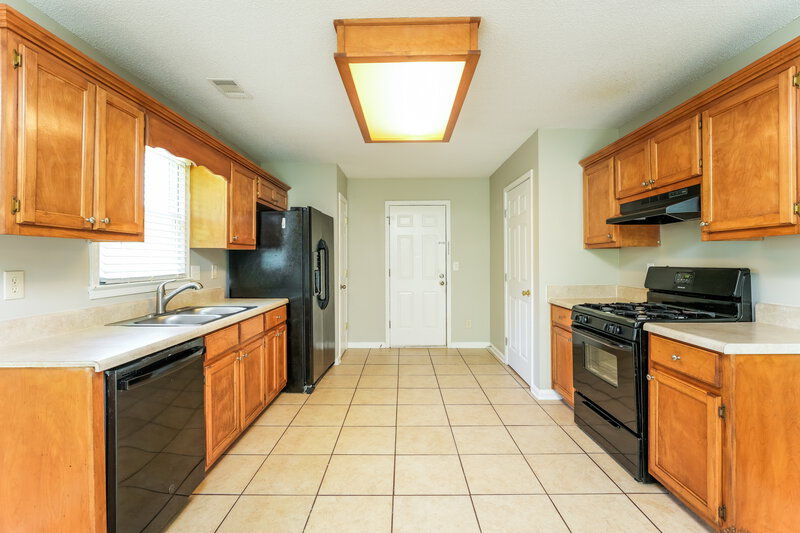 1,880/Mo, 4091 S Fork Dr Snellville, GA 30039 Kitchen View