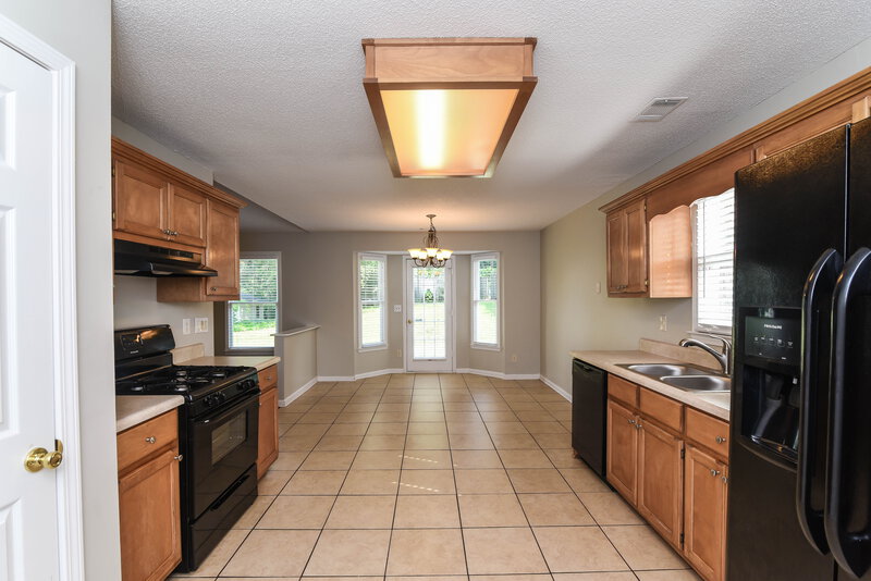 1,850/Mo, 4091 S Fork Dr Snellville, GA 30039 Kitchenlarge View 2