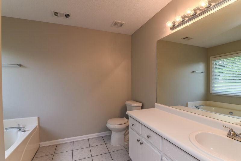 1,850/Mo, 4091 S Fork Dr Snellville, GA 30039 Master Bathroomlarge View