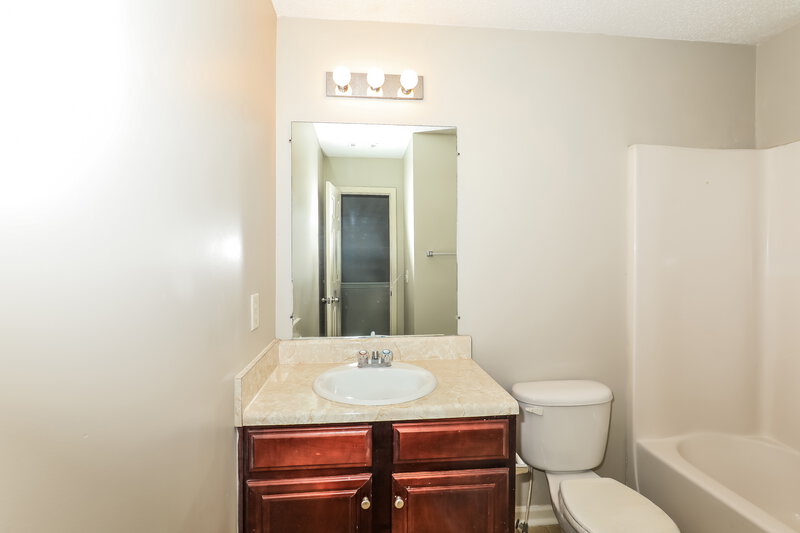 1,885/Mo, 7796 Newbury Dr Jonesboro, GA 30236 Bathroom View