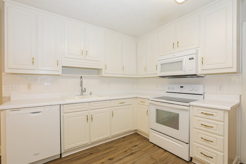 2,265/Mo, 310 Rockingham Dr Loganville, GA 30052 Kitchen View 2