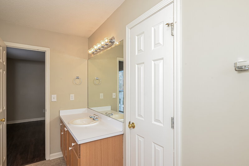 1,835/Mo, 58 Pullman Ln Dawsonville, GA 30534 Main Bathroom View 2