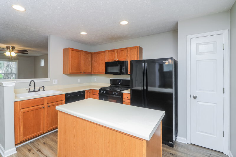 1,835/Mo, 632 Spanish Oak Dr Acworth, GA 30102 Kitchen View 3