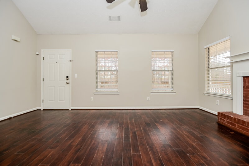 1,860/Mo, 255 Pebble Creek Dr McDonough, GA 30253 Living Room View 2