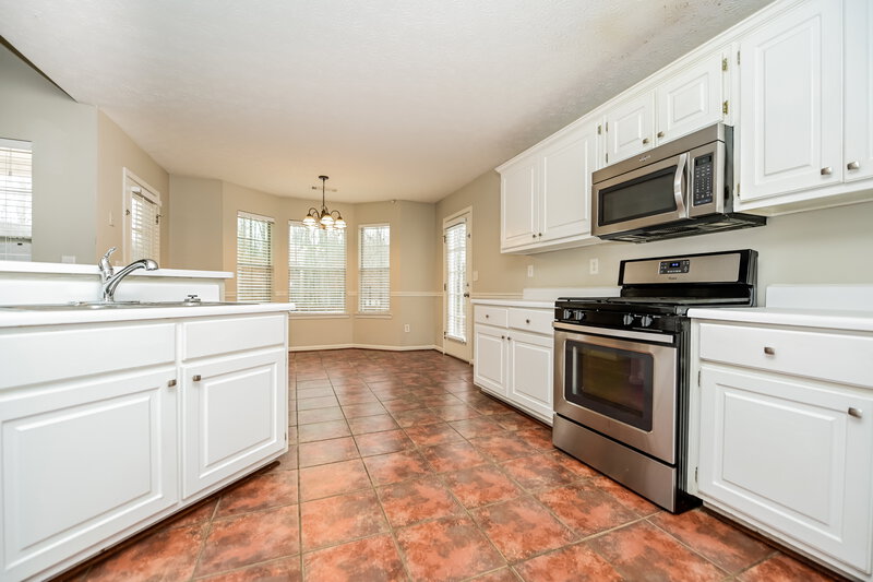 1,860/Mo, 255 Pebble Creek Dr McDonough, GA 30253 Kitchen View 2