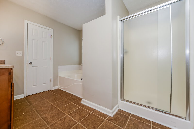 1,860/Mo, 255 Pebble Creek Dr McDonough, GA 30253 Main Bathroom View