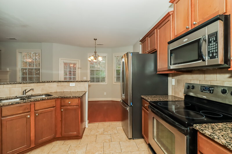 2,170/Mo, 7 Nash Ln Newnan, GA 30263 Kitchen View