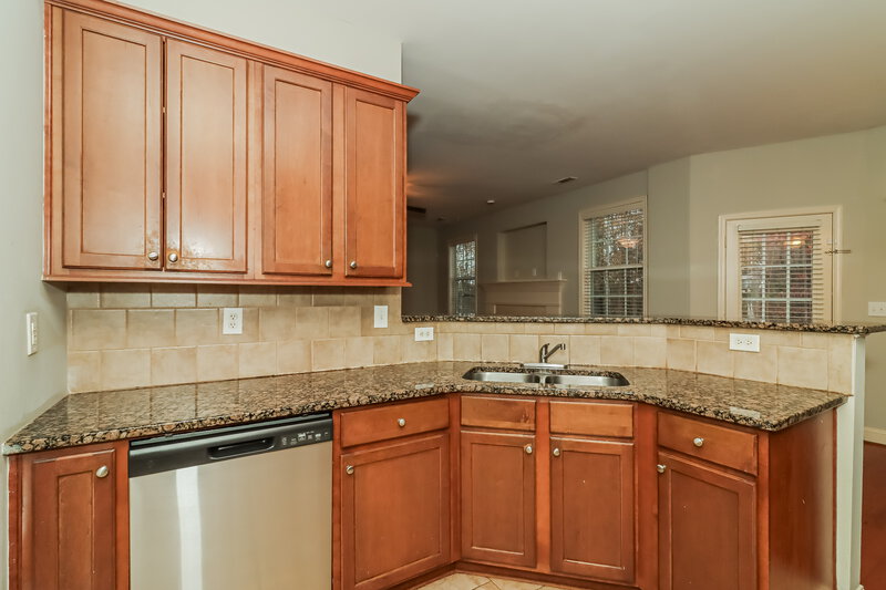 2,170/Mo, 7 Nash Ln Newnan, GA 30263 Kitchen View 2