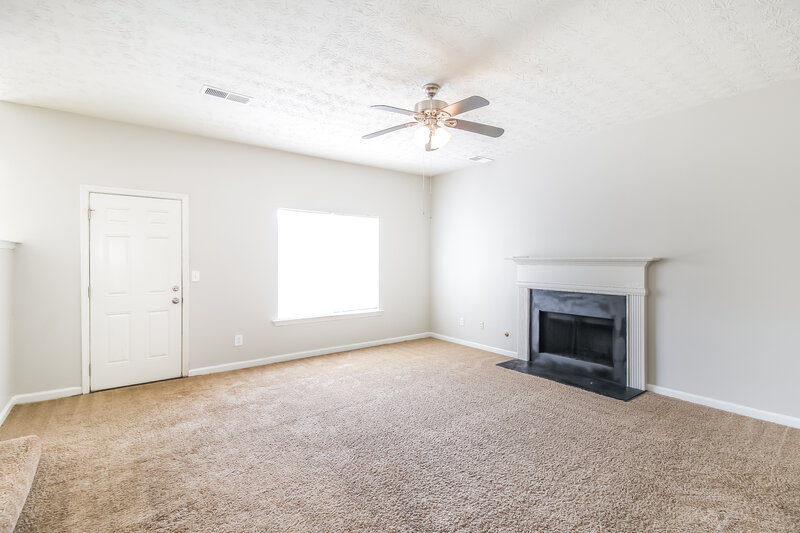 2,210/Mo, 650 Compton Ln McDonough, GA 30253 Living Room View 3