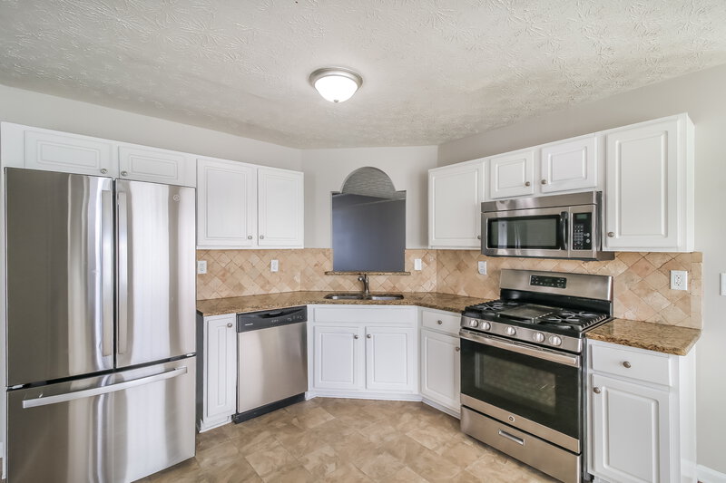 2,210/Mo, 650 Compton Ln McDonough, GA 30253 Kitchen View