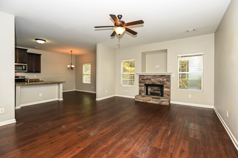 2,220/Mo, 214 Bethany Manor Ct Ball Ground, GA 30107 Living Room View