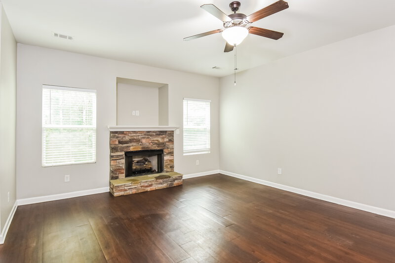 2,090/Mo, 214 Bethany Manor Ct Ball Ground, GA 30107 Living Room View 2