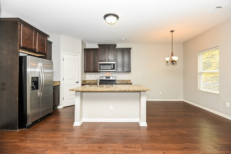 2,220/Mo, 214 Bethany Manor Ct Ball Ground, GA 30107 Kitchen View 2