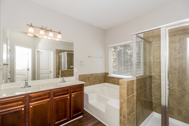 2,405/Mo, 4570 Roseman Trl Cumming, GA 30040 Main Bathroom View