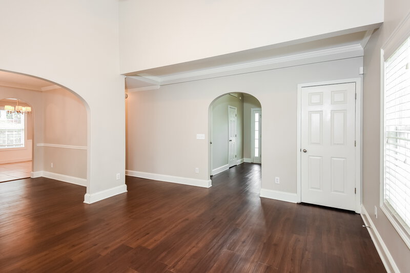2,570/Mo, 204 Providence Dr Dallas, GA 30157 Living Room View 2