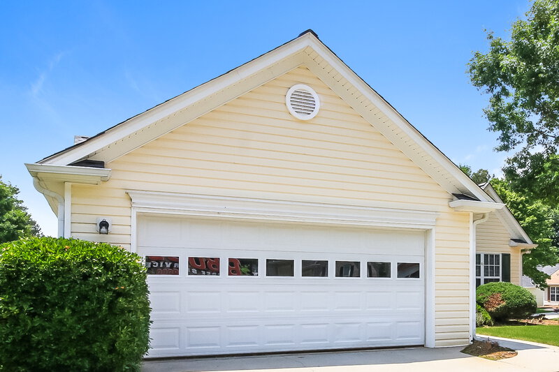 2,085/Mo, 180 Lake Cove Approach Newnan, GA 30265 Front View