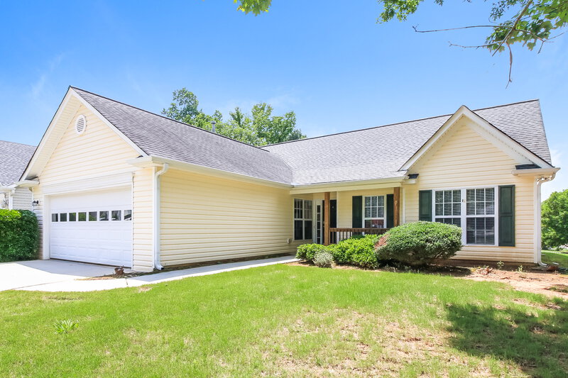 2,085/Mo, 180 Lake Cove Approach Newnan, GA 30265 Front View 2