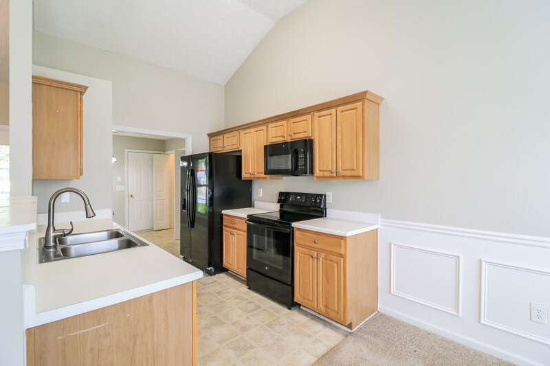 2,085/Mo, 180 Lake Cove Approach Newnan, GA 30265 Kitchen View