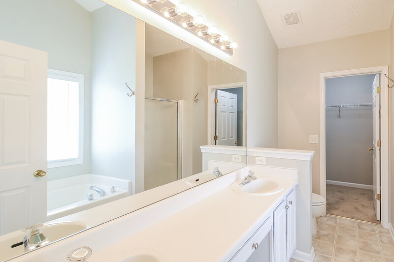 2,085/Mo, 180 Lake Cove Approach Newnan, GA 30265 Main Bathroom View
