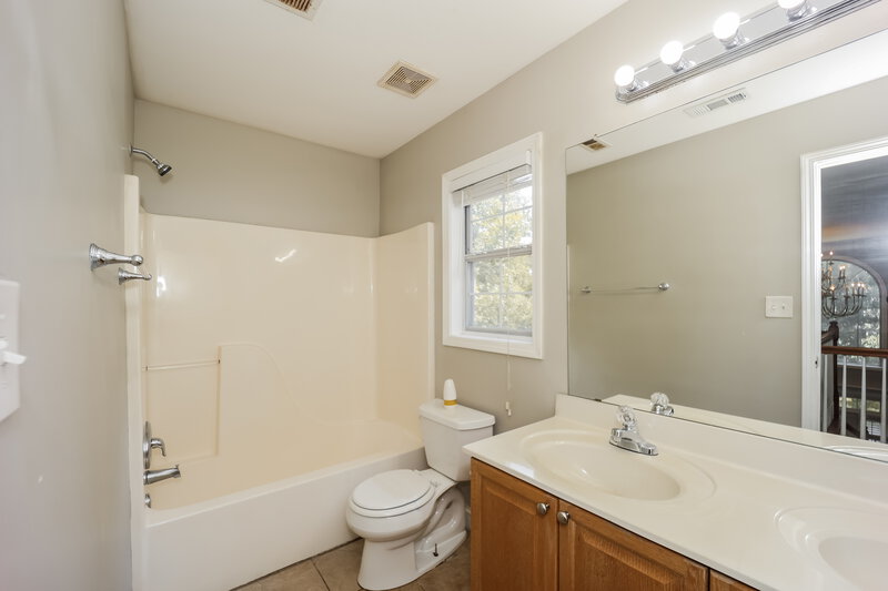 2,810/Mo, 133 James Ridge Dr Stockbridge, GA 30281 Bathroom View