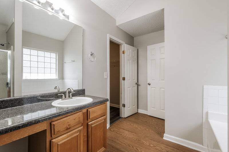 1,990/Mo, 3038 Summer Breeze Dr Villa Rica, GA 30180 Main Bathroom View