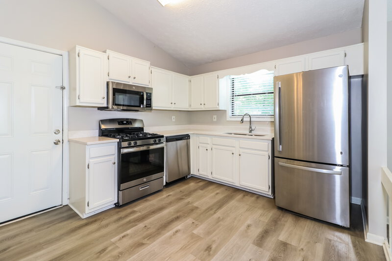 1,875/Mo, 3684 Linwood Way Snellville, GA 30039 Kitchen View