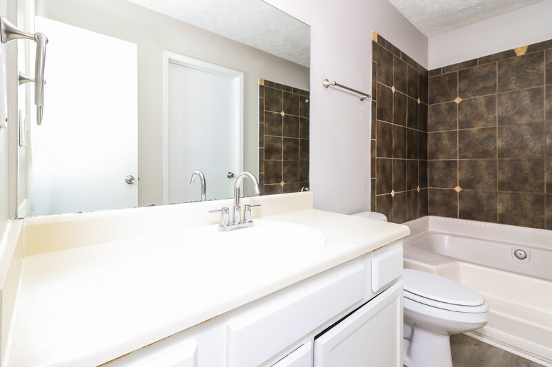 1,875/Mo, 3684 Linwood Way Snellville, GA 30039 Main Bathroom View