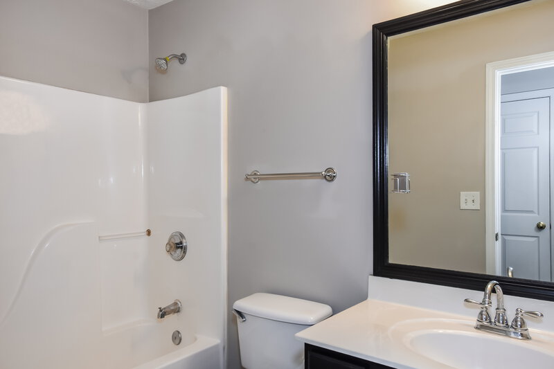 2,285/Mo, 3771 Bogan Mill Rd Buford, GA 30519 Bathroom View
