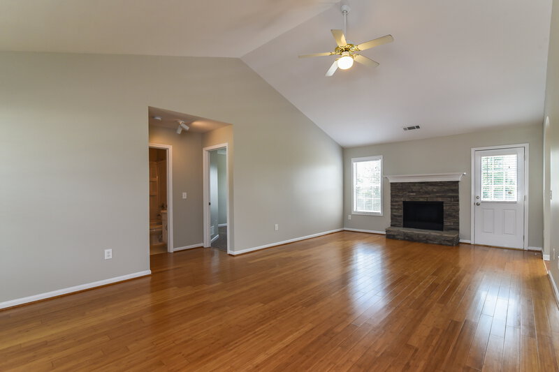 1,860/Mo, 4089 Alaina Ave Loganville, GA 30052 Living Room View