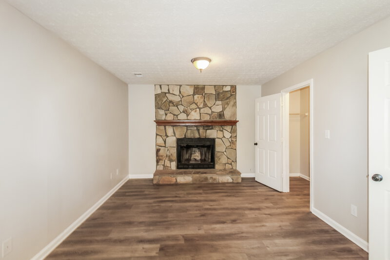 1,990/Mo, 121 River Trace Ct McDonough, GA 30253 Living Room View