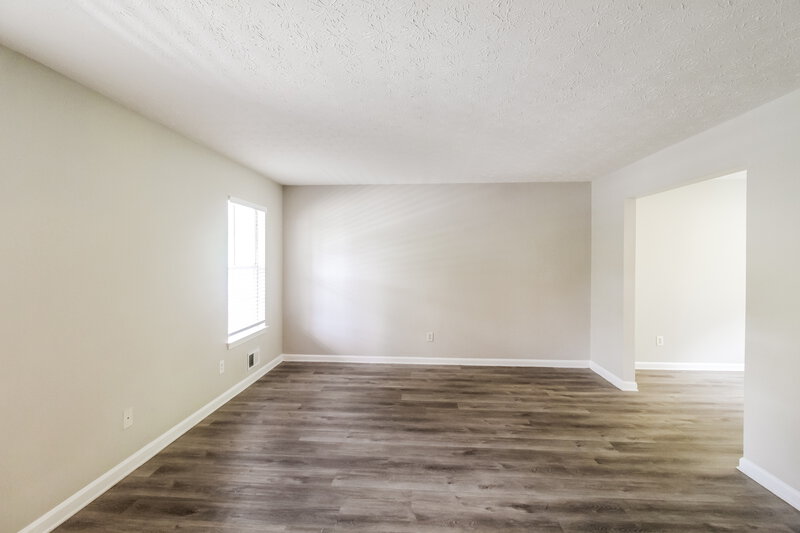 1,990/Mo, 121 River Trace Ct McDonough, GA 30253 Family Room View