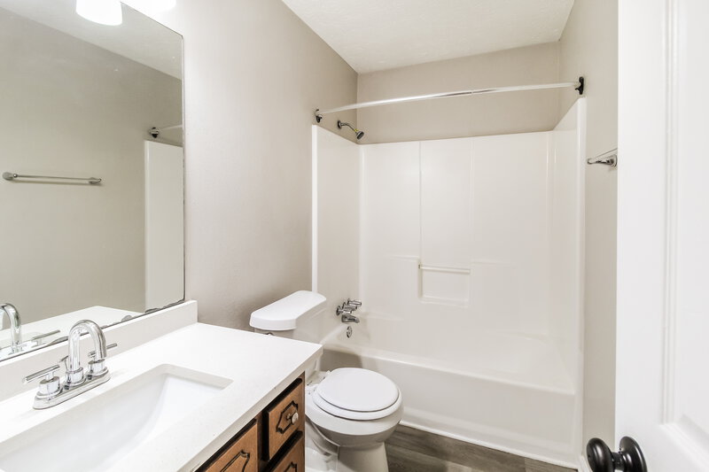 1,990/Mo, 121 River Trace Ct McDonough, GA 30253 Bathroom View