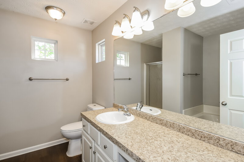 2,080/Mo, 1204 W Oaks Way Woodstock, GA 30188 Main Bathroom View