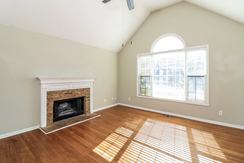 2,600/Mo, 2054 Spicers Ln Woodstock, GA 30189 Living Room View 2