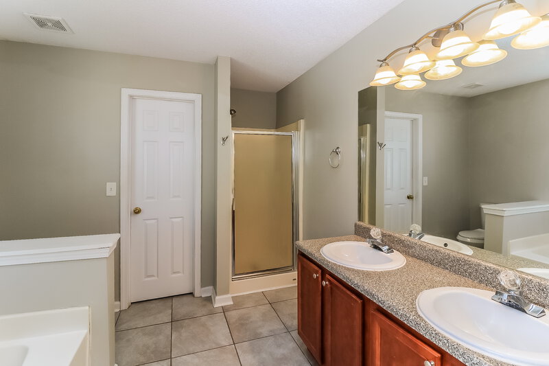 2,600/Mo, 2054 Spicers Ln Woodstock, GA 30189 Main Bathroom View