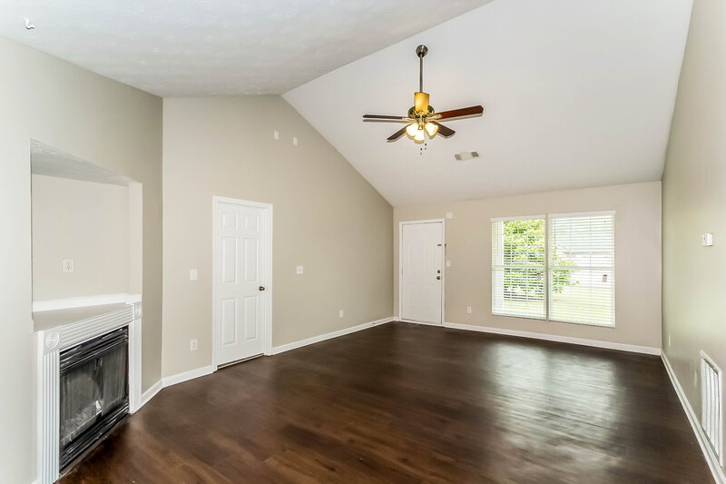 2,600/Mo, 104 Whistle Way Locust Grove, GA 30248 Family Room View 2