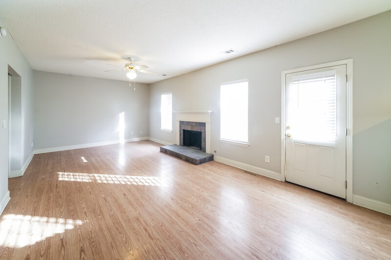 1,970/Mo, 3658 Arrowhead Pl Douglasville, GA 30135 Family Room View