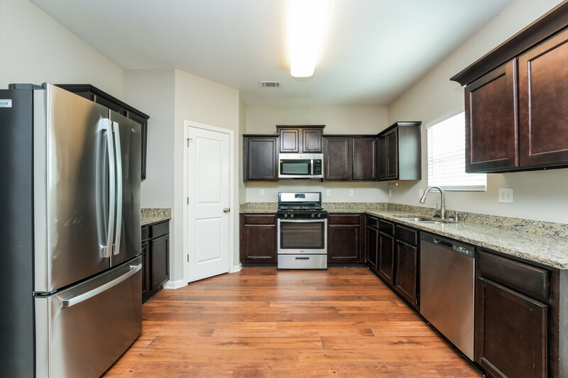 2,150/Mo, 4110 Dale Drive SE Conyers, GA 30013 Kitchen View