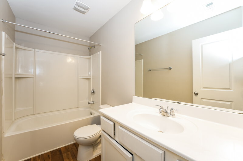 2,150/Mo, 4110 Dale Drive SE Conyers, GA 30013 Bathroom View