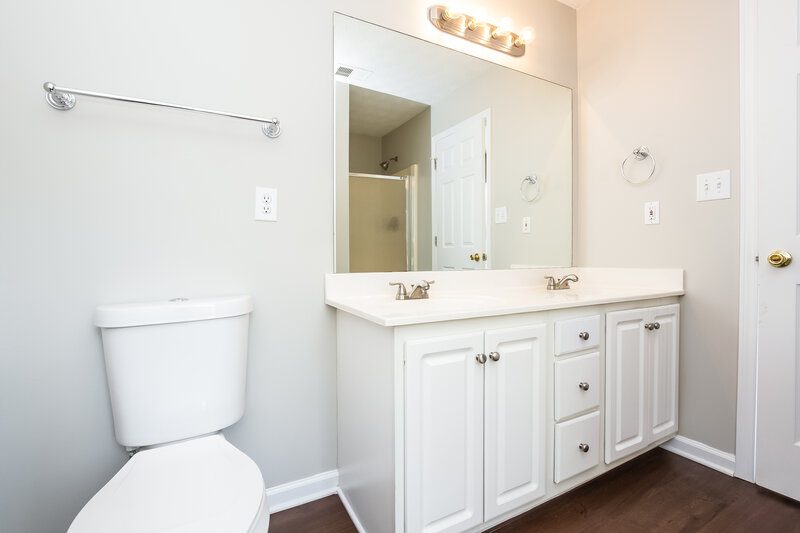 3,030/Mo, 2721 Windsor Ct NW Kennesaw, GA 30144 Master Bathroom View