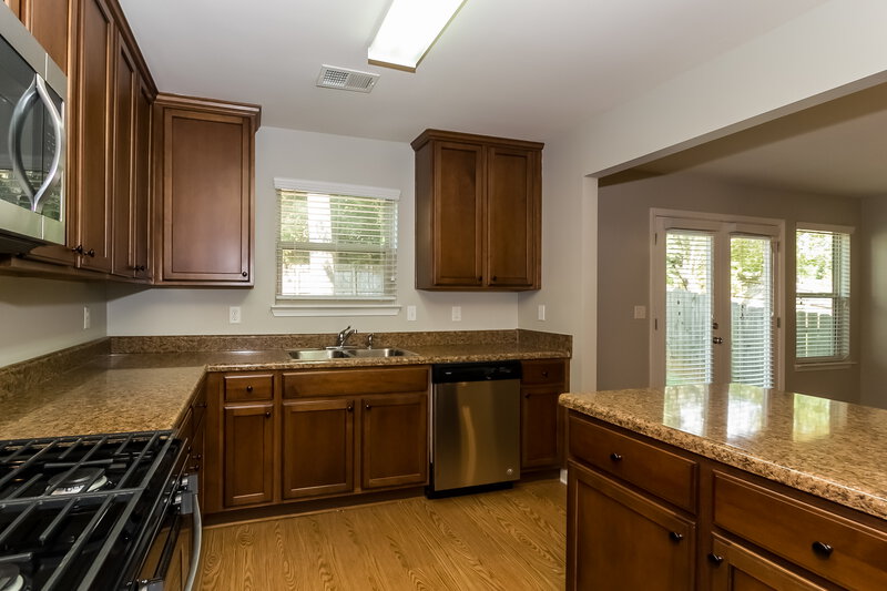 2,065/Mo, 14 Rockcress Ct Newnan, GA 30263 Kitchen View